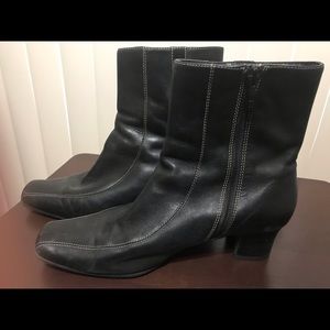 Women’s zip up  ankle boots